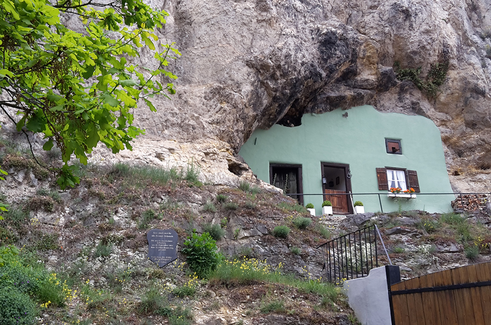 Haus im Felsen eingebaut